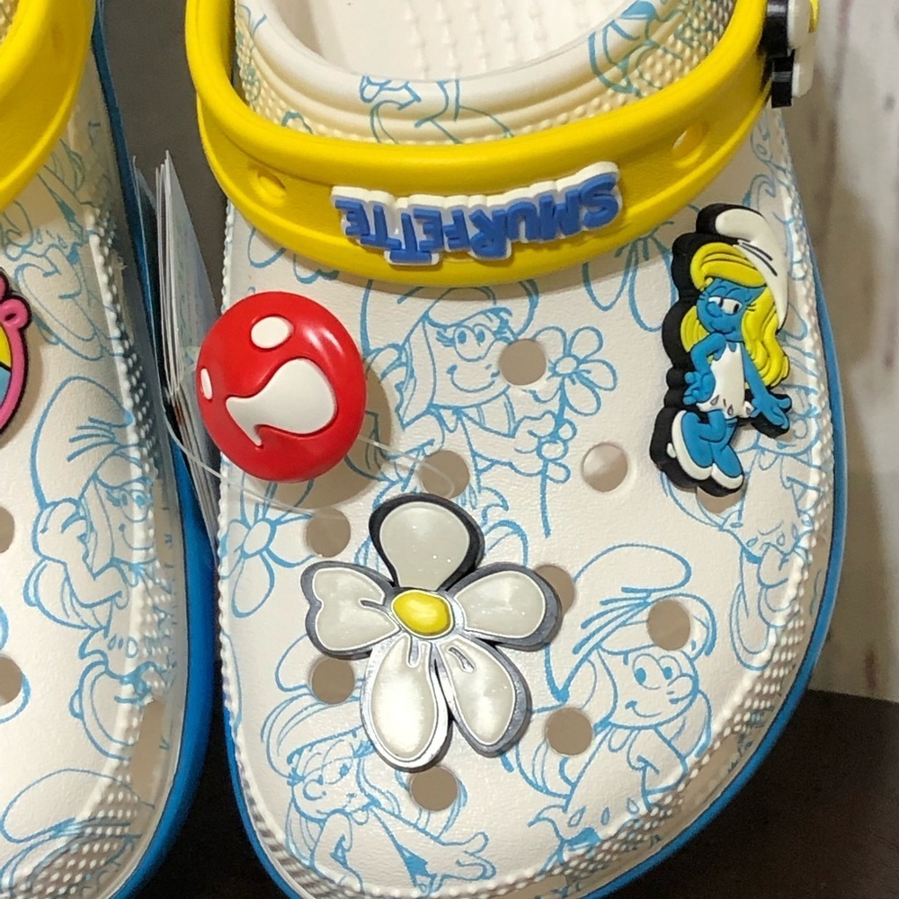 CROCS X SMURFS SMURFETTE super cute clog with jibbitz size 7 nwt - Picture 2 of 13
